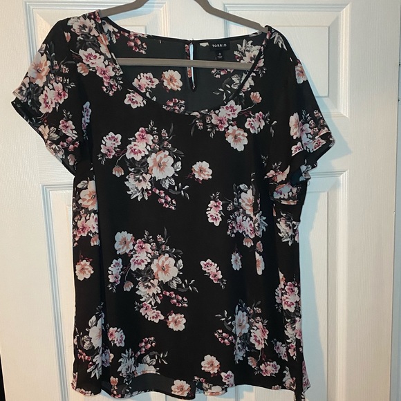 Torrid flutter sleeve georgette blouse - Picture 2 of 3